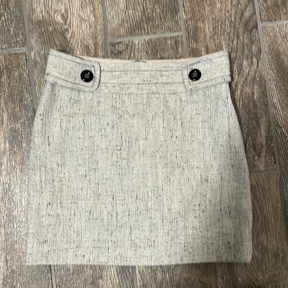 Outbacked (from The Limited) size 0 light grey wool mini skirt